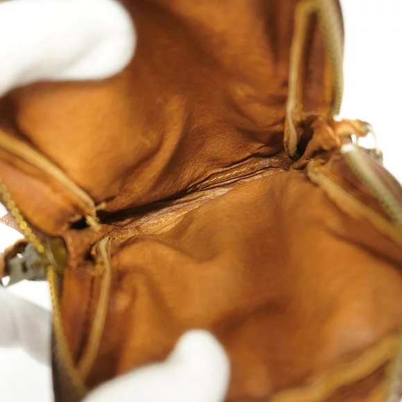 Authentic Louis Vuitton monogram crossbody bag - Picture 4 of 9